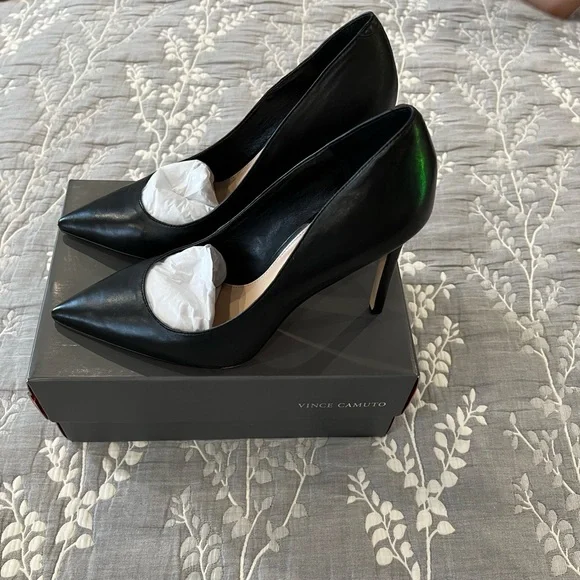 Shoes/ Heels/ Pumps, brand Vince Camuto, size 10, color black - Picture 12 of 15